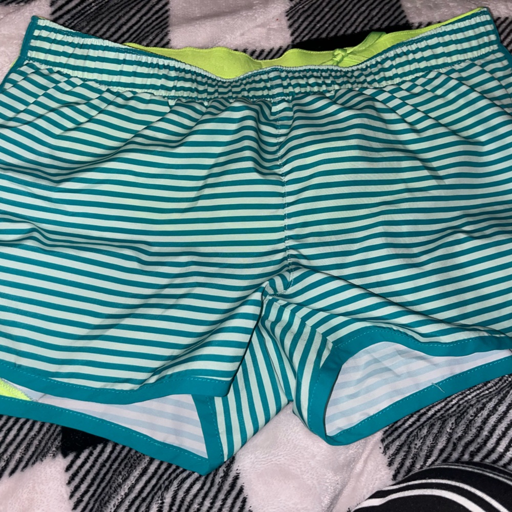 Green Neon Shorts, Brand New Balance, Size medium